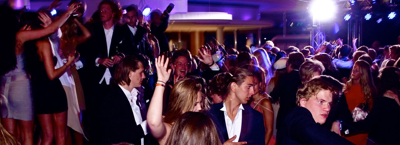 premium djs-hyra dj-stockholm-full fart på lundsbergs skola avslutningsfest