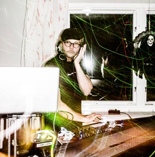 premium djs-hyra dj-stockholm-dj alexander spelar på isabella löwengrips halloweenfest