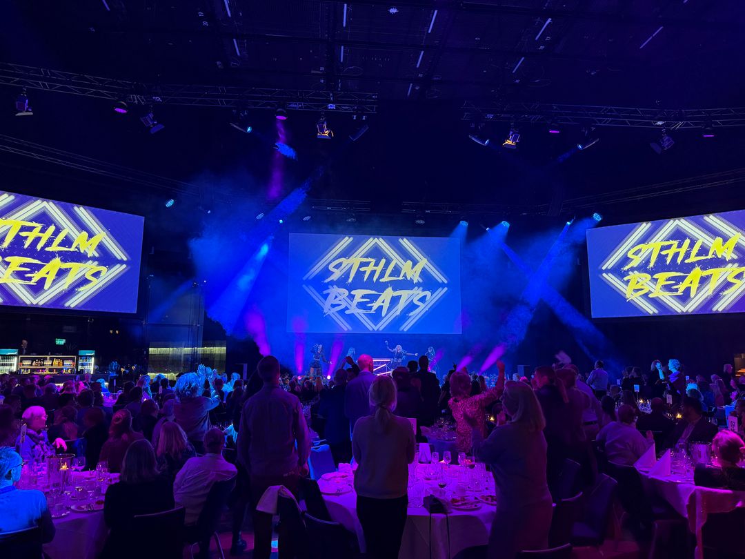 Större företagsfest med middag, scen och showproduktion från Stockholm Beats